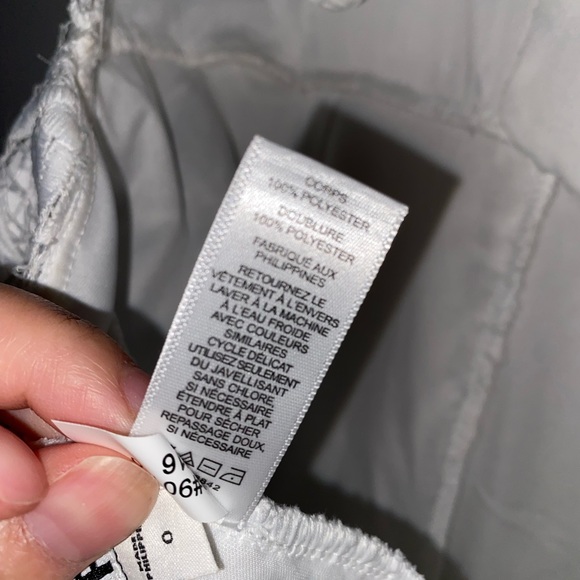 Express white embroidery romper size 0 - Picture 5 of 7